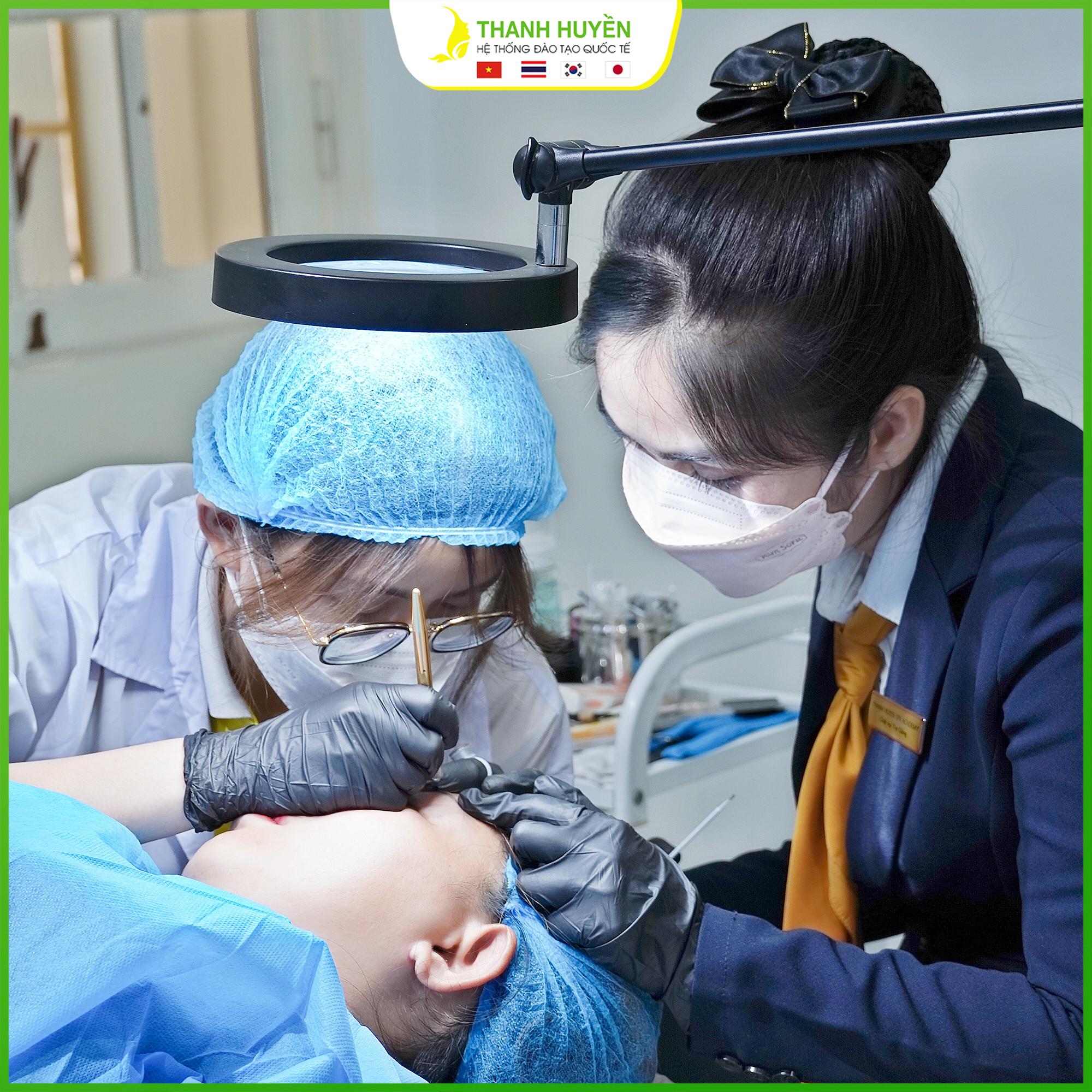Top 10 Địa chỉ dạy điêu khắc chân mày uy tín và chất lượng tại TP. HCM