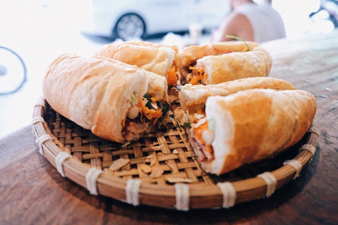 9 điểm đến bánh mì kẹp đình đám Hà Thành - Hương vị làm nên thương hiệu