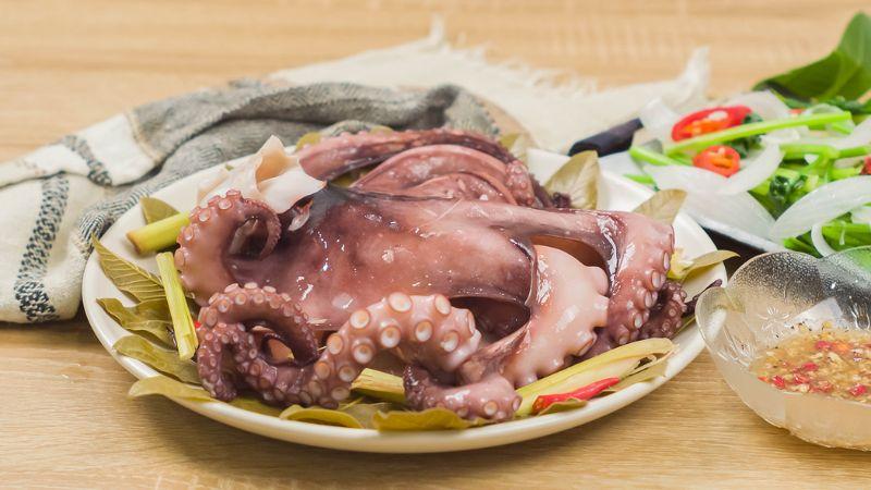 Cách chế biến bạch tuộc hấp gừng thơm ngon, quyến rũ từng giác quan