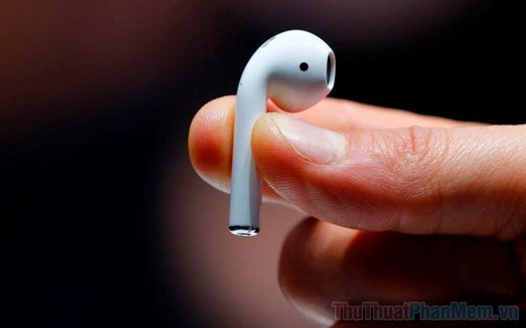 Khám phá cách nghe tin nhắn đến trên iPhone, iPad thông qua AirPods một cách tiện lợi và hiện đại.