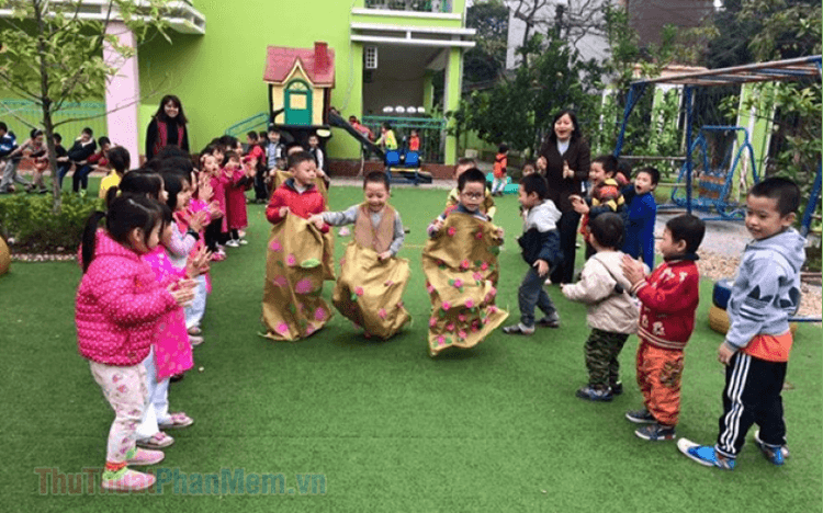 Trò chơi "Nhảy bao bố" - Nét đẹp văn hóa dân gian