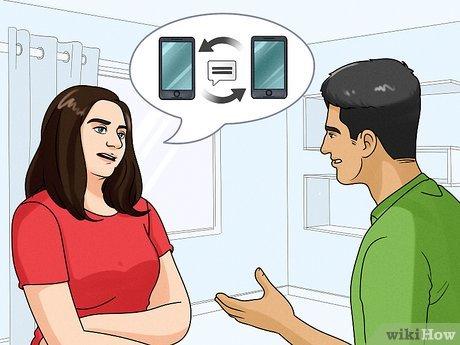 Bạn nên làm gì khi chồng nhắn tin với một người phụ nữ khác? (Và liệu có nên đối mặt trực tiếp với cô ấy?)