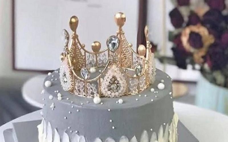 Khám phá hơn 50 mẫu bánh sinh nhật vương miện công chúa xinh đẹp, hoàn hảo cho bé gái yêu thích sự sang trọng và lộng lẫy.
