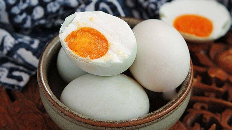 Món trứng với lòng đỏ béo ngậy đến từ Trung Quốc, mang trong mình hương vị biển cả đầy hấp dẫn.