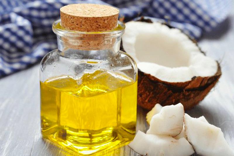 Khám phá cách trị rụng tóc hiệu quả tại nhà với dầu dừa, mang lại kết quả ngoài mong đợi.