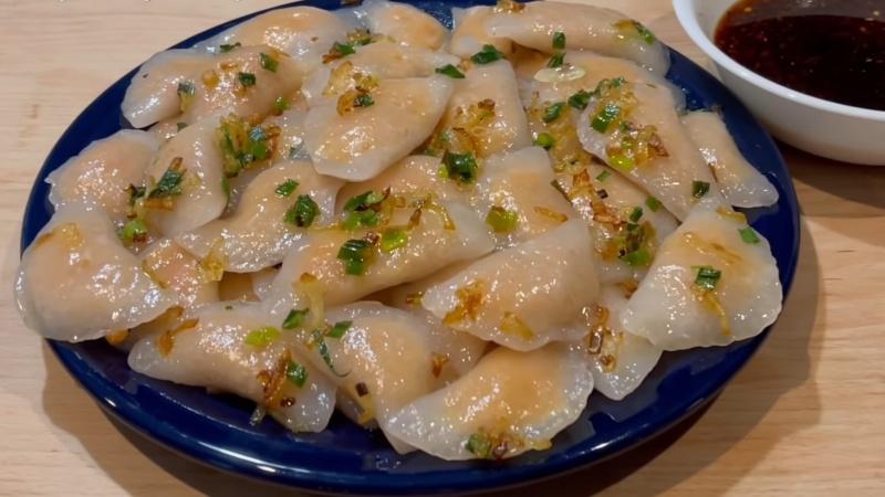 Hướng dẫn làm bánh tai vạc nhân đậu xanh chuẩn vị miền Trung, mang đậm hương sắc dân dã.