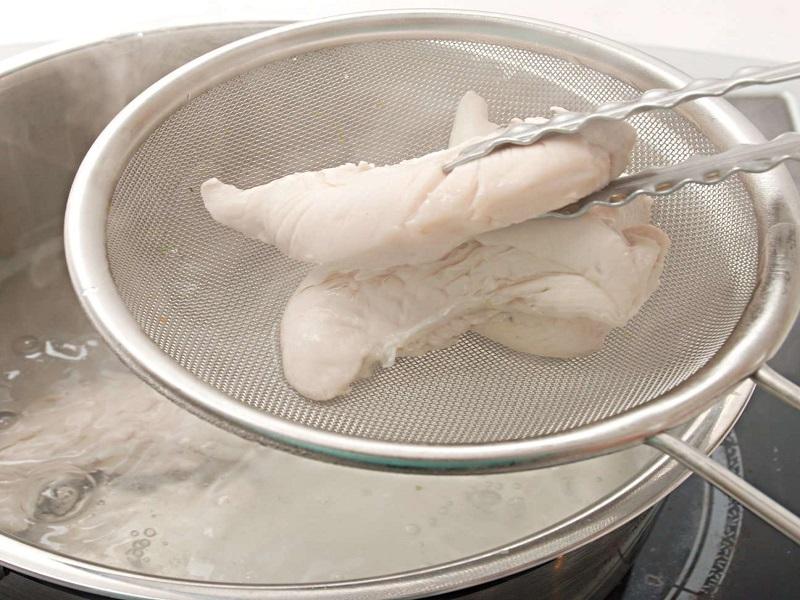 Công thức nấu cháo gà bí đỏ đầy dưỡng chất cho bé yêu