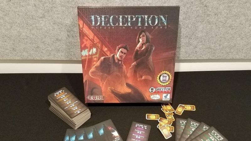 Deception: Murder in Hong Kong là một trò chơi board game hấp dẫn, nơi người chơi sẽ khám phá chi tiết từng bước của vụ án, từ việc thu thập chứng cứ đến việc phân tích các manh mối để tìm ra hung thủ. Một trò chơi không chỉ thử thách trí tuệ mà còn yêu cầu sự phối hợp giữa các người chơi để giải quyết vụ án.