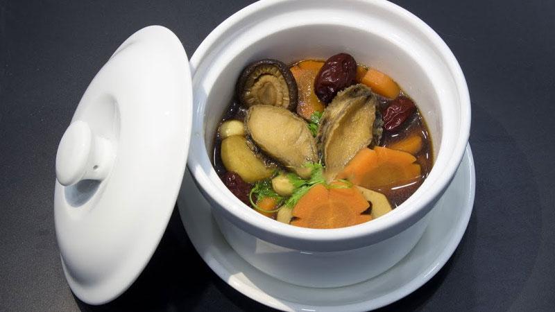 Khám phá 5 cách nấu canh bào ngư thơm ngon, bổ dưỡng, giúp gia đình bạn thưởng thức những món ăn đầy dinh dưỡng và hương vị tuyệt vời.