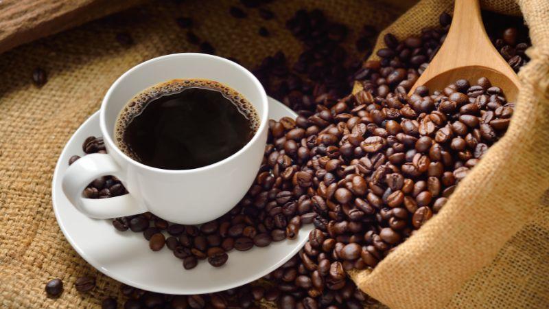 Những tác hại nguy hiểm của cà phê đối với trẻ em