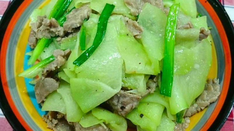 Khám phá công thức su su xào thịt bò đơn giản, giòn ngon và giàu dinh dưỡng.