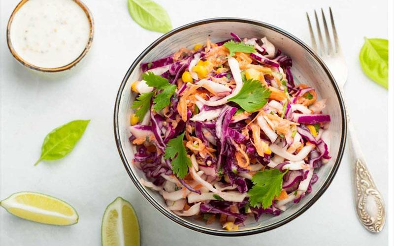 Công thức làm salad bắp cải tím trộn sốt mayonnaise không hề bị hăng