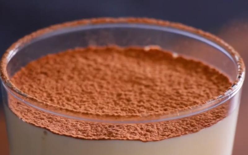Khám phá ngay bí quyết pha chế cà phê Tiramisu tuyệt vời, đậm đà hương vị và độc đáo.