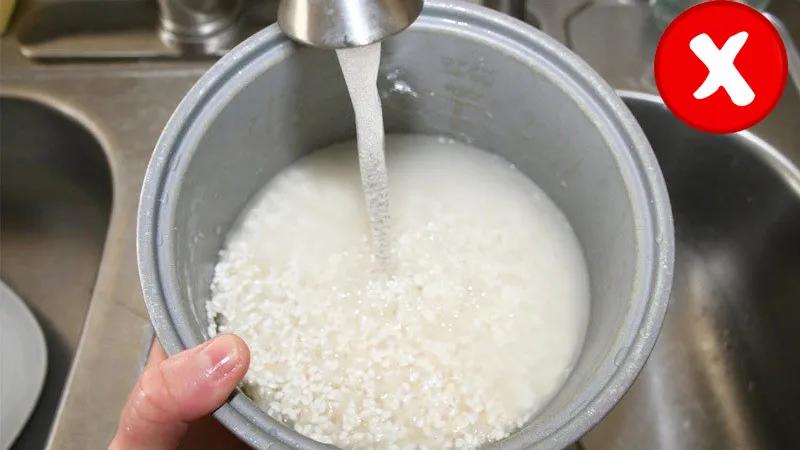 Những sai lầm khi sử dụng nồi cơm điện có thể khiến chiếc nồi mới mua trở thành "đống sắt vụn" chỉ trong chớp mắt