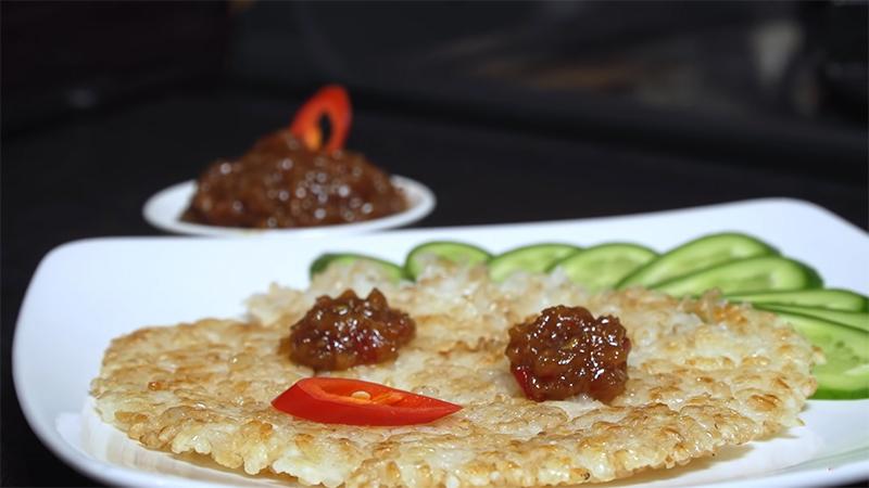 Cách làm cơm cháy tương hột kho quẹt đơn giản nhưng đầy hấp dẫn, dễ dàng thực hiện ngay tại gian bếp của bạn.
