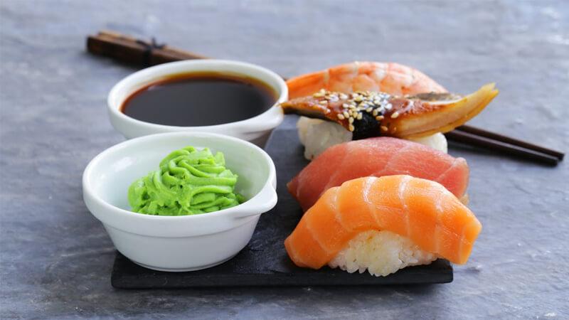 Khám phá bí quyết ăn sushi chuẩn đúng phong cách mà ít ai biết đến, mang đến trải nghiệm hoàn hảo và tinh tế.