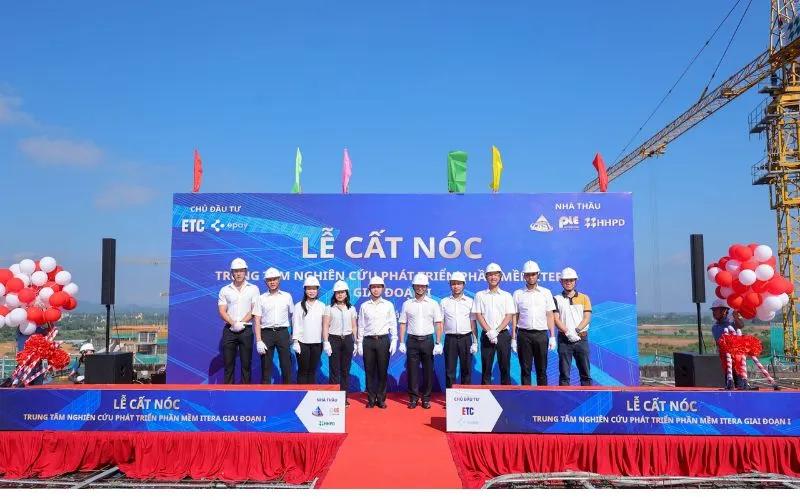 Văn khấn cất nóc nhà và đổ mái nhà là nghi thức quan trọng, yêu cầu sự chuẩn bị chu đáo và tỉ mỉ. Lời khấn cần được thực hiện chính xác để mọi việc xây dựng diễn ra suôn sẻ và gia chủ gặp nhiều may mắn.