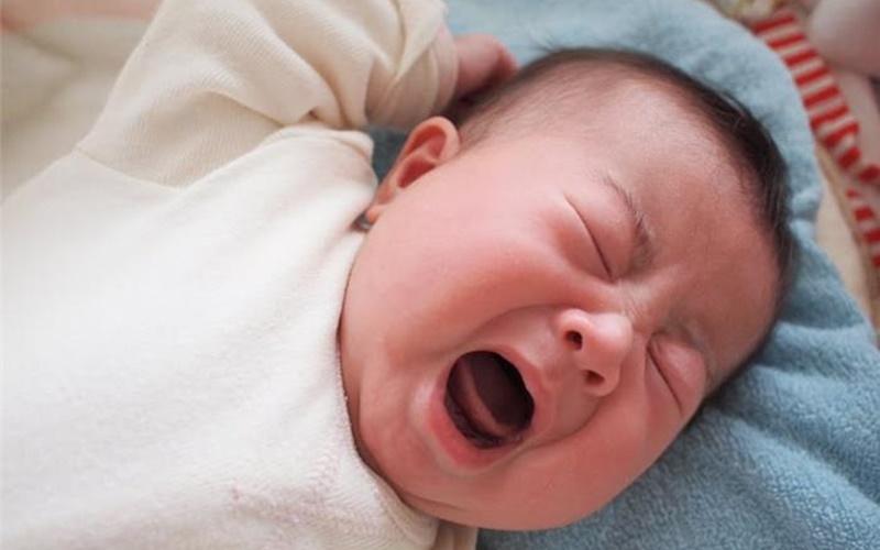 Những nguyên nhân khiến trẻ sơ sinh không ngừng khóc