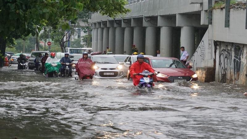Dự báo trong 4 ngày tới, TP.HCM sẽ đối mặt với mưa lớn, tiềm ẩn nguy cơ ngập úng ở các khu vực thấp.