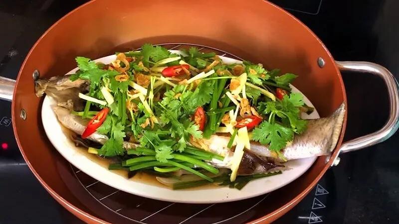 Khám phá cách chế biến cá chẽm hấp hành gừng chuẩn vị, dễ làm và thơm ngon, mang lại món ăn bổ dưỡng cho gia đình.