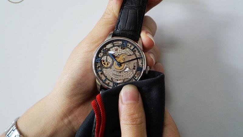 Cách bảo quản đồng hồ đeo tay khi không sử dụng để luôn bền đẹp và hoạt động ổn định