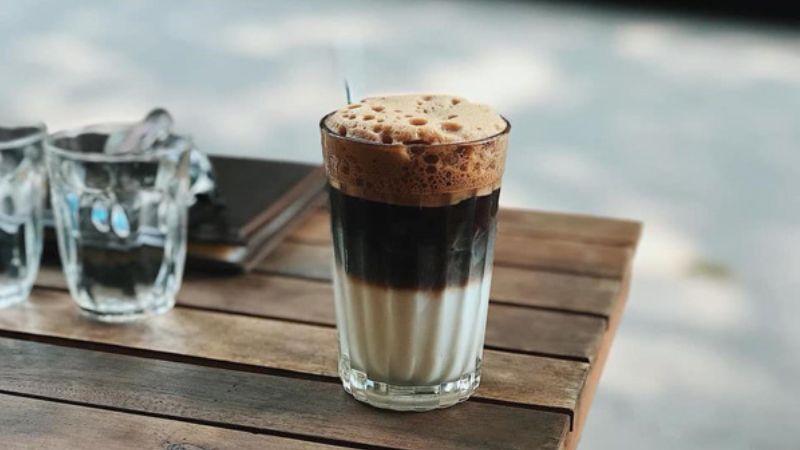 Nâu lắc là thức uống gì mà gần đây lại trở thành chủ đề bàn tán sôi nổi trên các nền tảng mạng xã hội? Điều gì khiến nó thu hút sự chú ý như vậy?