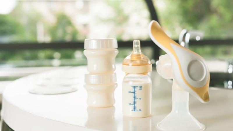 5 dấu hiệu sữa mẹ bị hỏng khi trữ đông, cần loại bỏ ngay để đảm bảo an toàn cho bé yêu