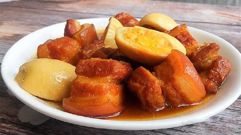 Khám phá cách làm thịt kho tàu miền Bắc đậm đà, vừa ngon miệng lại kích thích vị giác, khiến bữa cơm gia đình thêm phần hấp dẫn.