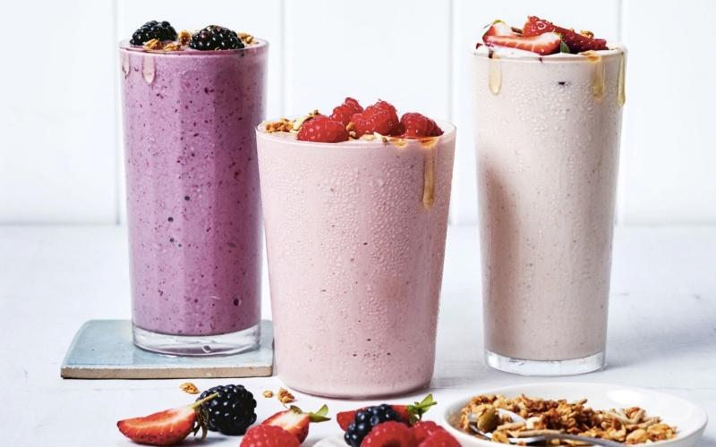 Chế độ ăn kiêng smoothie là một phương pháp dinh dưỡng đặc biệt, nơi bạn thay thế phần lớn bữa ăn bằng những ly smoothie giàu dinh dưỡng, giúp giảm cân và duy trì sức khỏe. Tìm hiểu thêm về nguồn gốc và cách thực hiện chế độ này ngay sau đây.