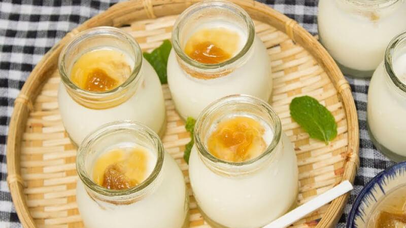 Khám phá cách làm sữa chua sầu riêng tại nhà, với độ mịn màng, dẻo thơm và hương vị đặc trưng khó quên.