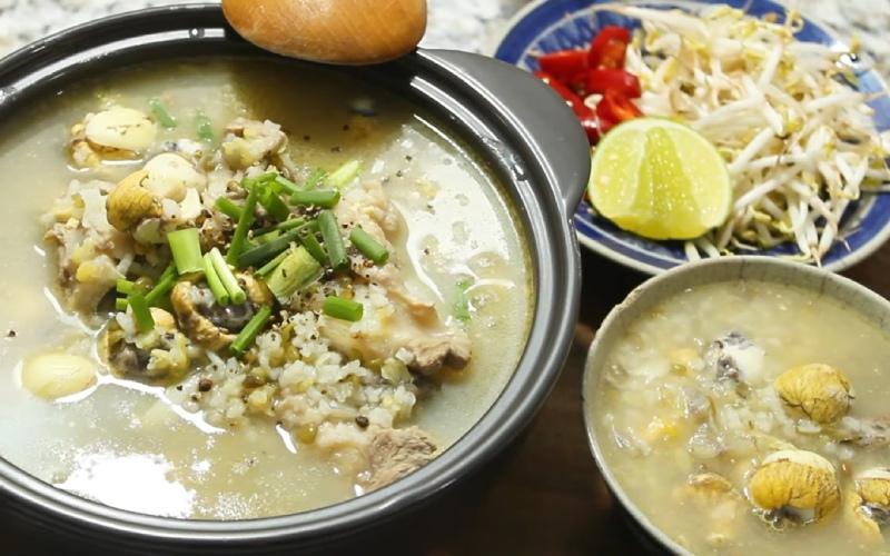 Món cháo trứng vịt lộn đậu xanh thơm ngon, bổ dưỡng khiến cả gia đình đều mê mẩn ngay từ lần đầu thưởng thức.