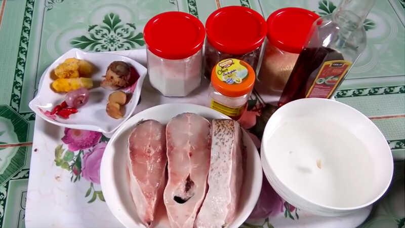 Khám phá công thức chế biến cá mè kho nghệ với màu sắc bắt mắt, không còn mùi tanh khó chịu