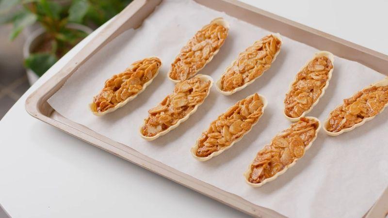 Khám phá công thức làm bánh thuyền hạt, với hương vị giòn tan, béo ngậy và đầy dưỡng chất, chắc chắn sẽ khiến bạn phải say mê ngay từ lần đầu thưởng thức.
