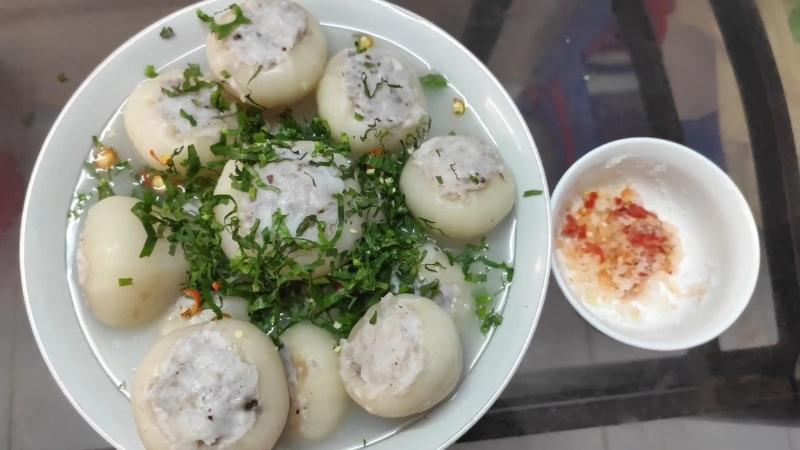 Khám phá cách làm canh chua mận nhồi thịt độc đáo, đậm đà hương vị miền Tây