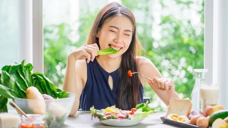 Giải đáp câu hỏi: Người ăn chay có thể ăn mì tôm hay không?