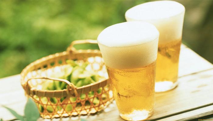 Khám phá 8 công thức gội đầu với bia, giúp tóc mềm mại, suôn mượt và giảm thiểu hư tổn hiệu quả.