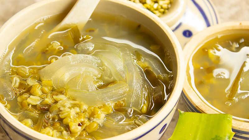 Xua tan cái nóng mùa hè với chè nha đam đậu xanh thanh mát