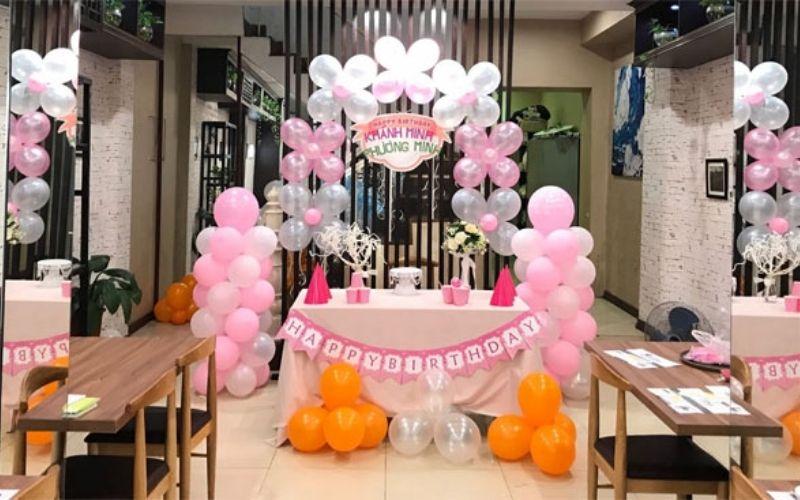 Khám phá cách tổ chức một bữa tiệc sinh nhật tại nhà ấn tượng, phù hợp với mọi độ tuổi, tạo nên không khí vui tươi và ý nghĩa.
