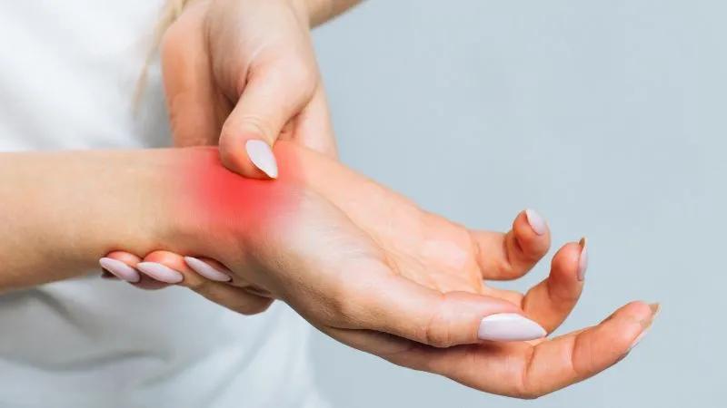 Tại sao bà bầu lại gặp phải chứng đau cổ tay và phương pháp điều trị hiệu quả?