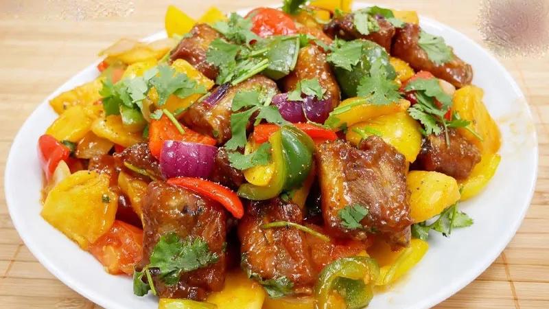 Khám phá công thức làm sườn xào chua ngọt kết hợp với dứa, một món ăn hấp dẫn, thơm ngon khó cưỡng.