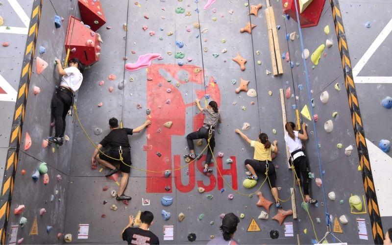 Khám phá 5 địa điểm leo núi nhân tạo tuyệt vời để thư giãn cuối tuần tại Sài Gòn
