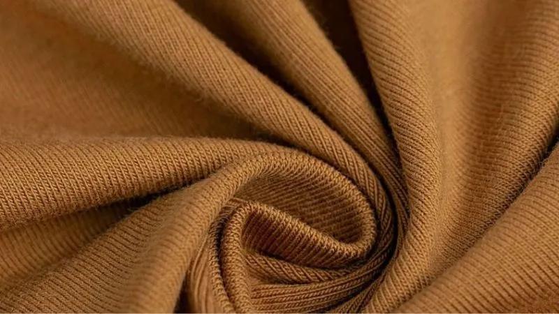 Vải Single Jersey nổi bật với sự nhẹ nhàng và độ co giãn vượt trội. Đây là một chất liệu được ứng dụng rộng rãi trong nhiều lĩnh vực, từ thời trang đến đời sống hằng ngày. Cùng khám phá những đặc điểm và ứng dụng của vải Single Jersey trong cuộc sống hiện đại.