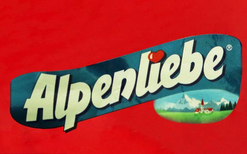 Alpenliebe vừa cho ra mắt dòng kẹo dẻo Jelly Biển Xanh Long Lanh, với hương vị trái cây tươi ngon và hình dáng bắt mắt.