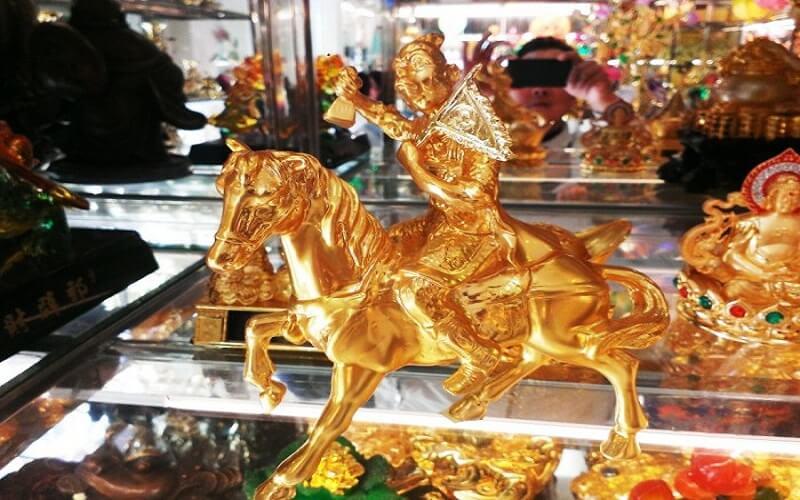 Tượng khỉ trong phong thủy và cách sử dụng để gia tăng vận may trong cuộc sống