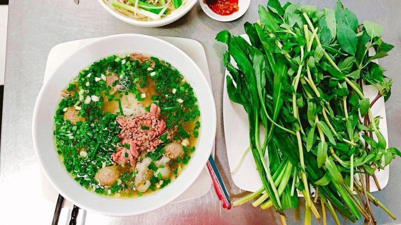 Khám phá 5 quán phở nổi tiếng với hương vị đặc sắc tại quận Bình Thạnh.