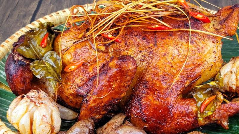 Khám phá cách chế biến món gà đốt lá chúc ô thum đúng chuẩn vị An Giang, món ăn đậm đà hương sắc quê hương.