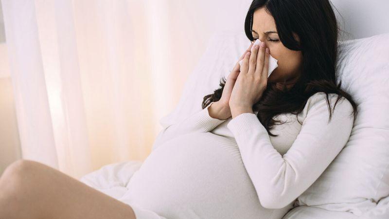 Mẹ bầu bị nghẹt mũi phải làm sao? Các biện pháp hiệu quả để giảm nghẹt mũi cho mẹ bầu.