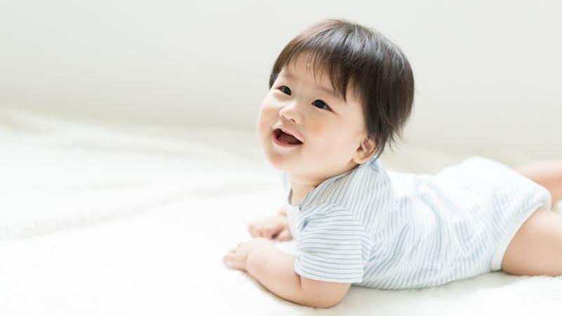 Khám phá hơn 100 tên gọi cho bé gái bắt đầu bằng chữ A, vừa xinh xắn lại đầy ý nghĩa. Những cái tên này không chỉ dễ thương mà còn chứa đựng những thông điệp sâu sắc, giúp cha mẹ dễ dàng lựa chọn tên phù hợp cho bé.