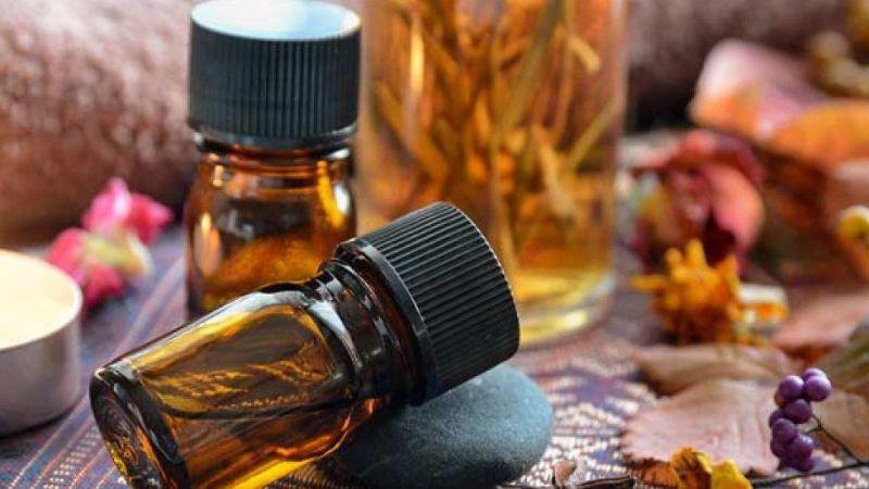 Tinh dầu đàn hương là gì và tại sao nó lại trở thành một sản phẩm quý giá trong chăm sóc sức khỏe và tinh thần? Cùng khám phá những lợi ích và phương pháp sử dụng tinh dầu này.