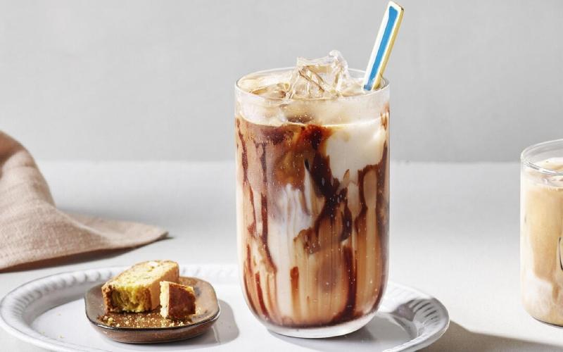 Khám phá cách pha chế cacao latte thơm ngon ngay tại nhà, giúp thư giãn và giải nhiệt cho cơ thể.